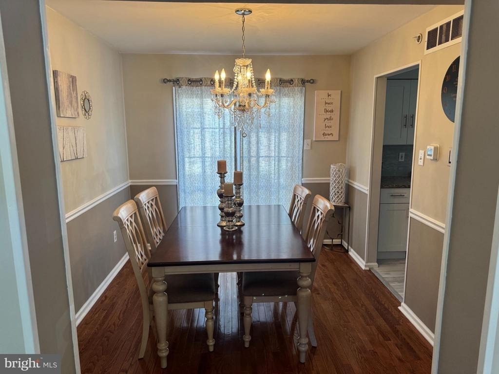 1003 Woodview Court - Photo 3