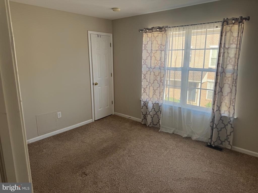 1003 Woodview Court - Photo 12