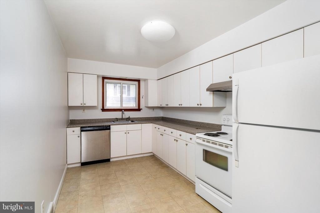 4 Pierson Place - Photo 4
