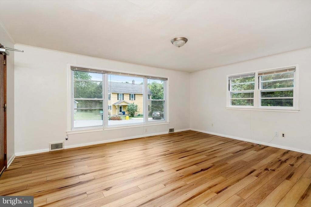 4 Pierson Place - Photo 2