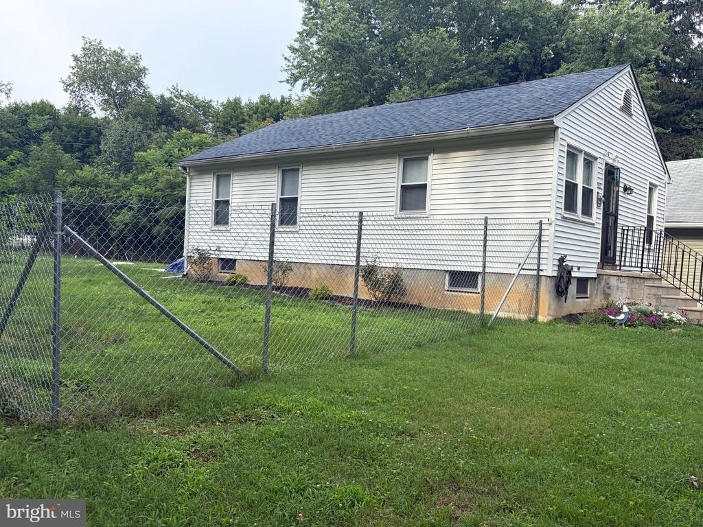 102 New Jersey Avenue - Photo 1