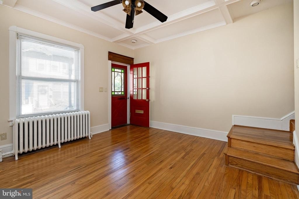 3 Lee Avenue - Photo 0