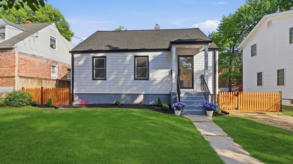 5633 Jamestown Road - Photo 2