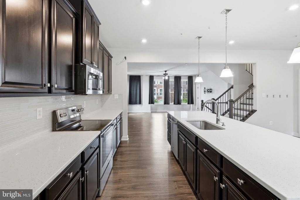 5714 Richmanor Terrace - Photo 8