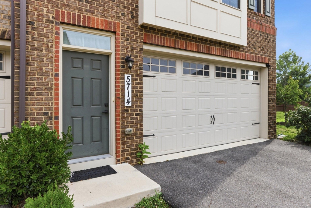 5714 Richmanor Terrace - Photo 1