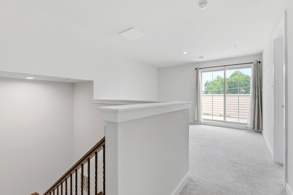 5714 Richmanor Terrace - Photo 33
