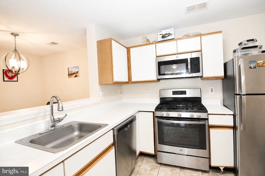 13201 Astoria Hill Court - Photo 11