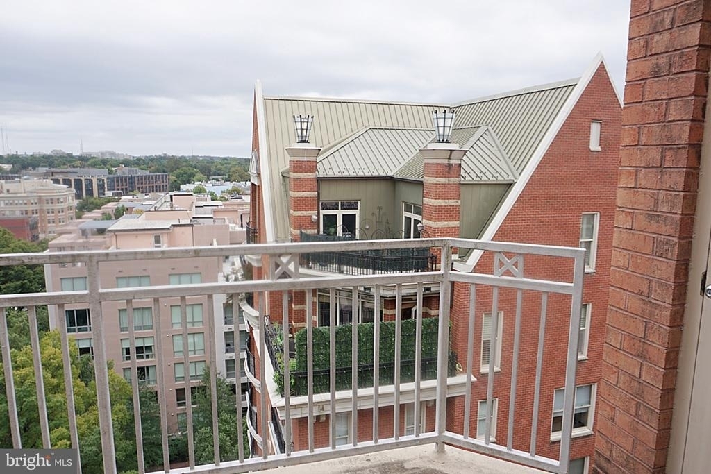 7500 Woodmont Avenue - Photo 13