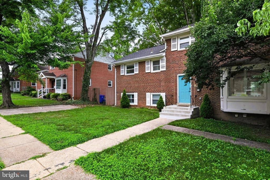 9901 Belhaven Road - Photo 1