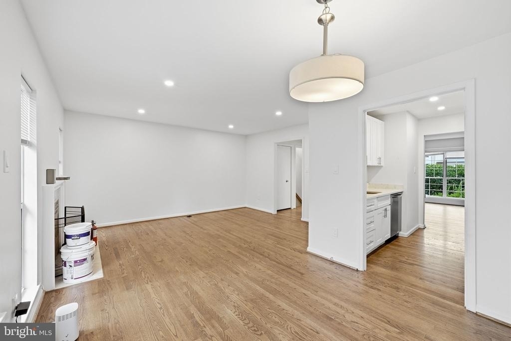 1603 Ingram Terrace - Photo 9