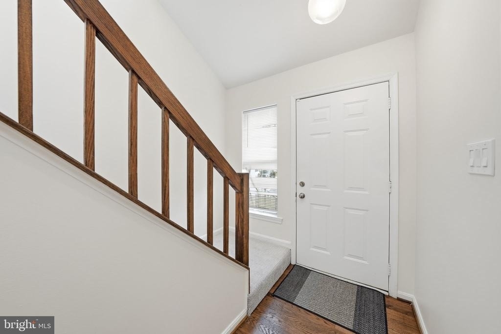 1603 Ingram Terrace - Photo 3