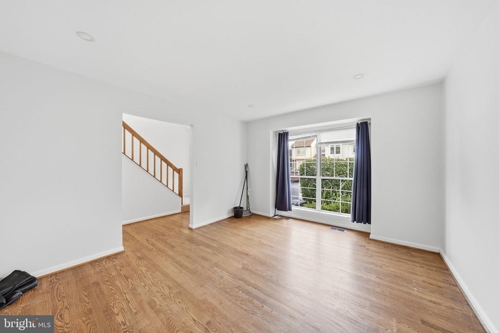 1603 Ingram Terrace - Photo 10