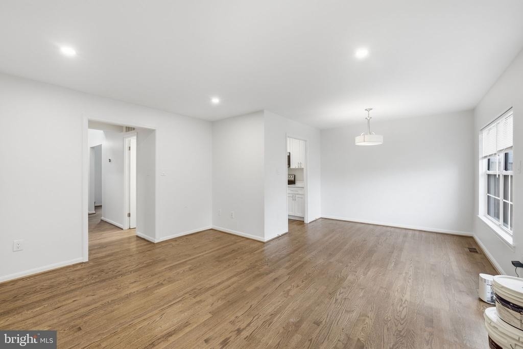 1603 Ingram Terrace - Photo 8