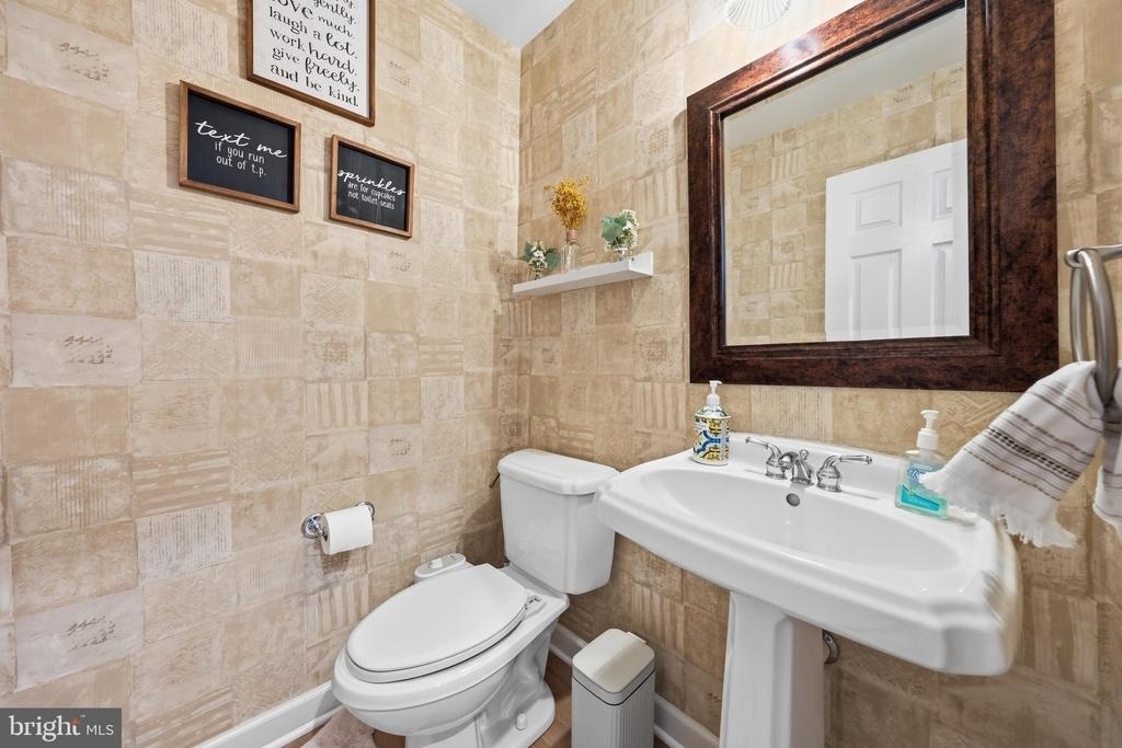 3852 Glasgow Way - Photo 18