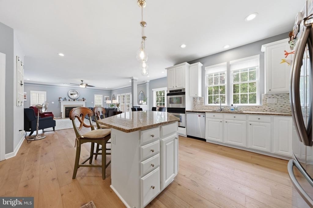 3852 Glasgow Way - Photo 11
