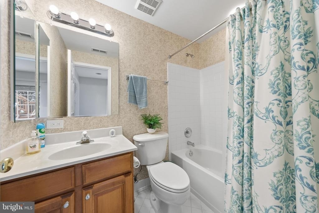 3852 Glasgow Way - Photo 37