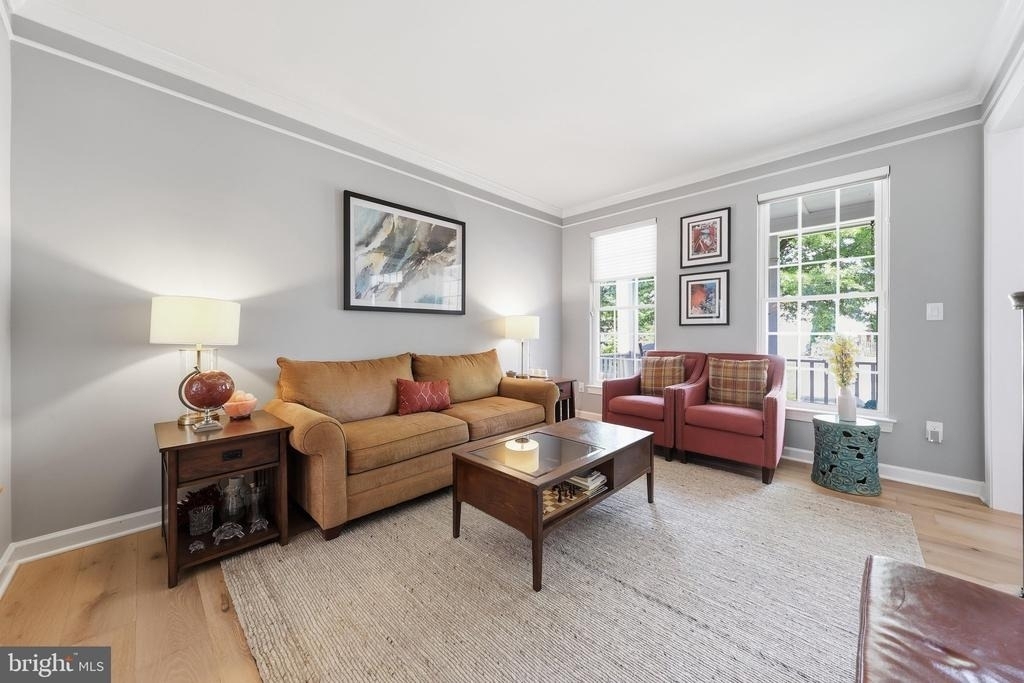 3852 Glasgow Way - Photo 4