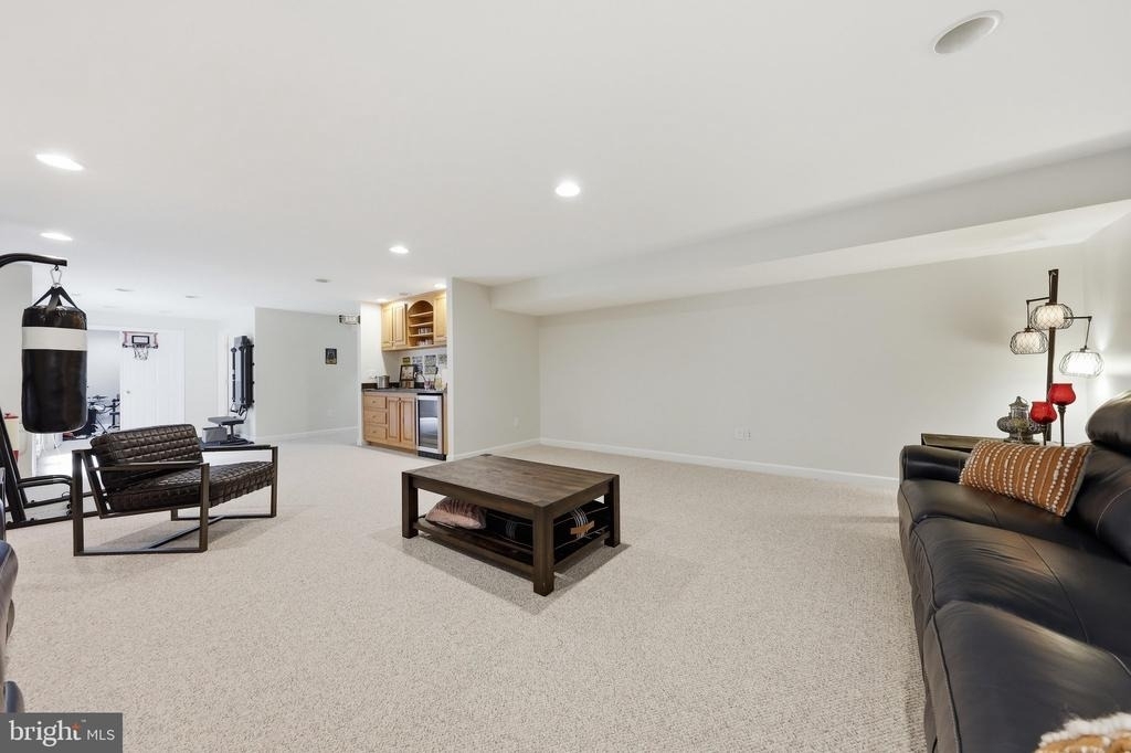 3852 Glasgow Way - Photo 33