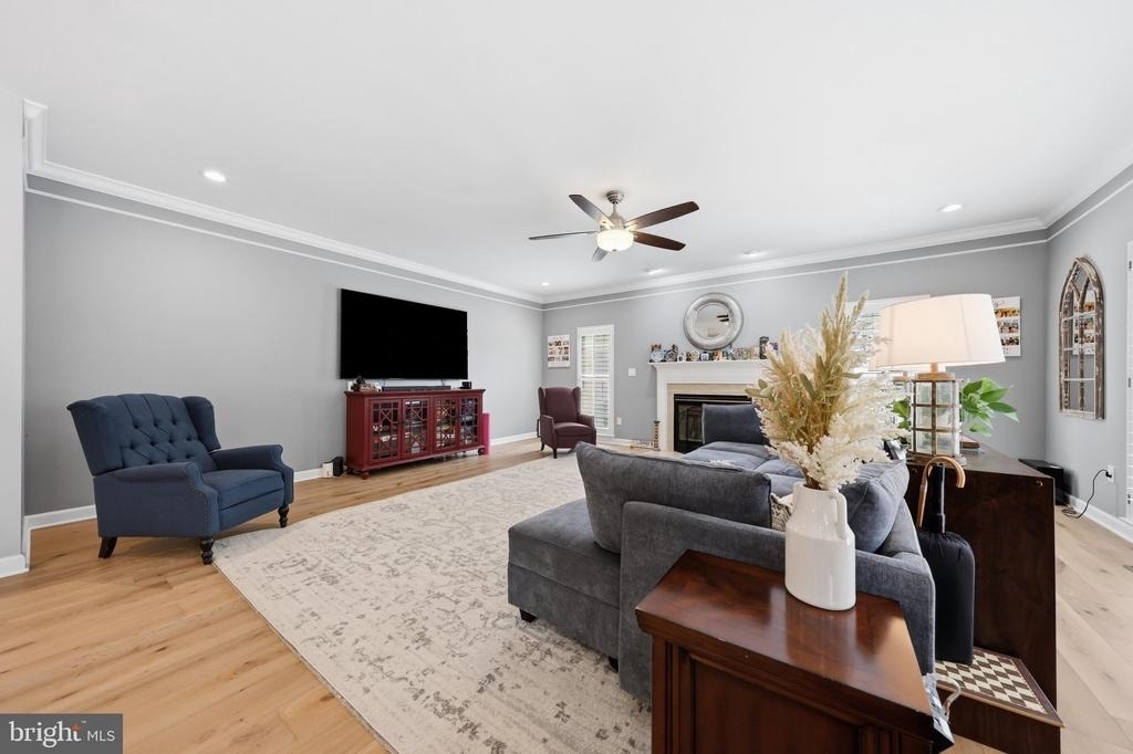 3852 Glasgow Way - Photo 14