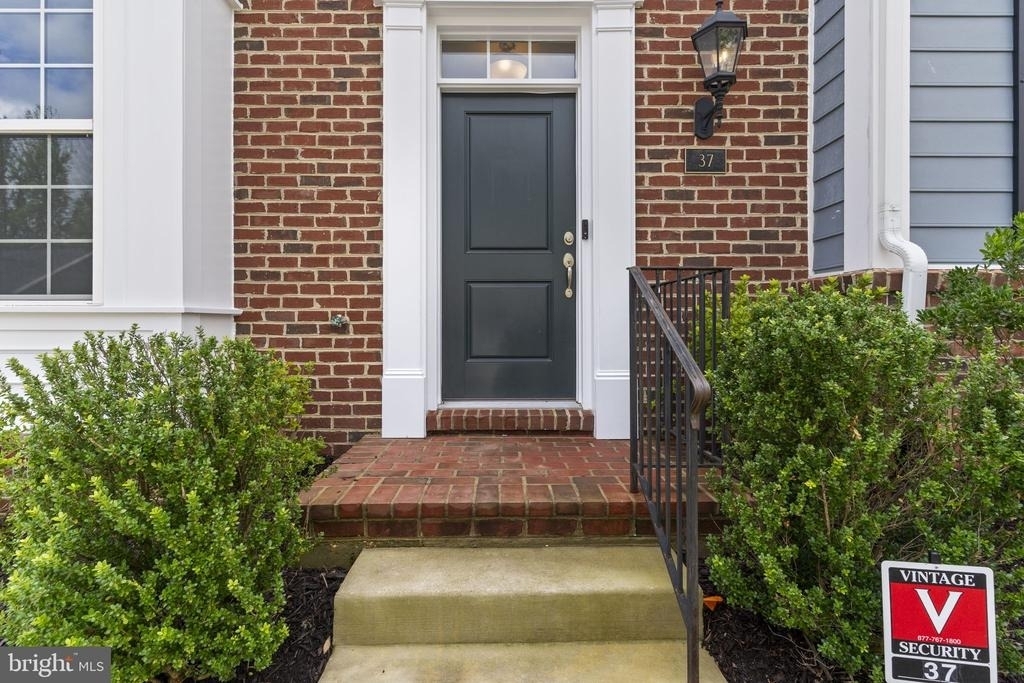 37 Mustang Drive - Photo 2