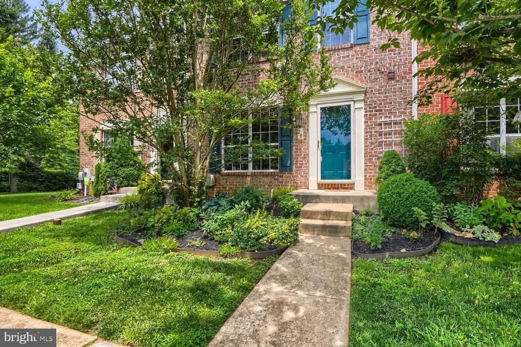 26 White Pine Court - Photo 0