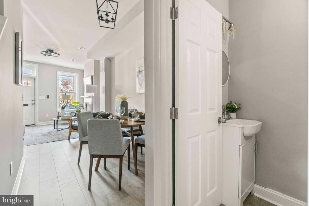 829 W Barre Street - Photo 9