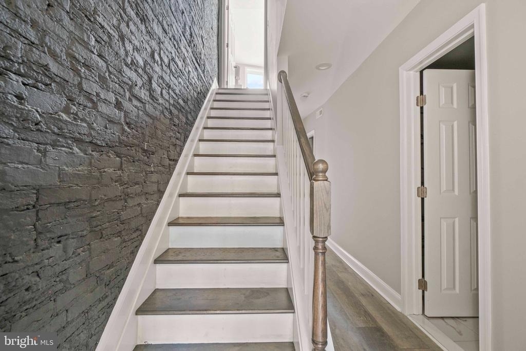829 W Barre Street - Photo 18