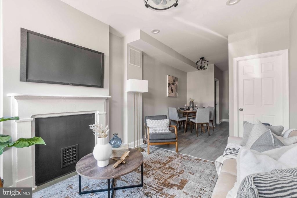 829 W Barre Street - Photo 3