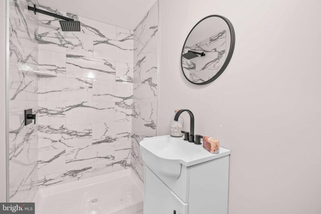 829 W Barre Street - Photo 15