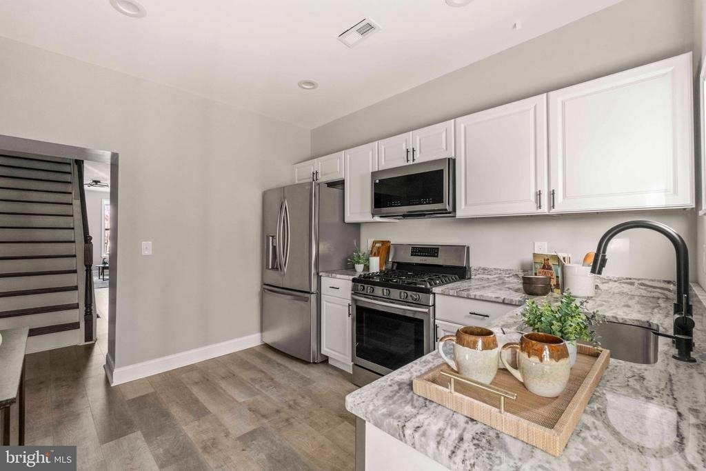 829 W Barre Street - Photo 10