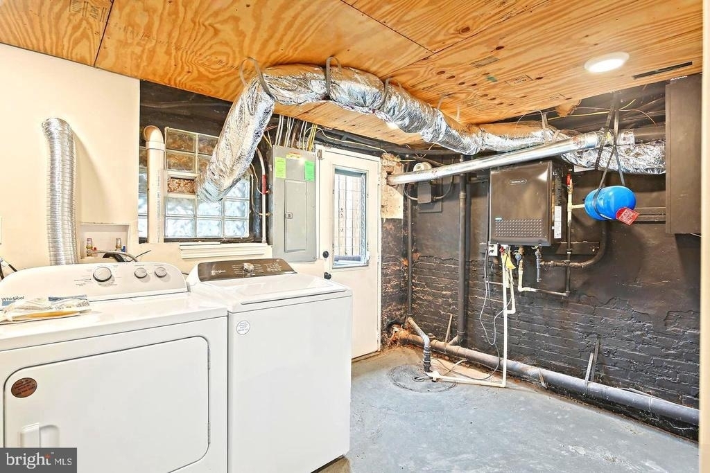 1327 W 42nd Street - Photo 21