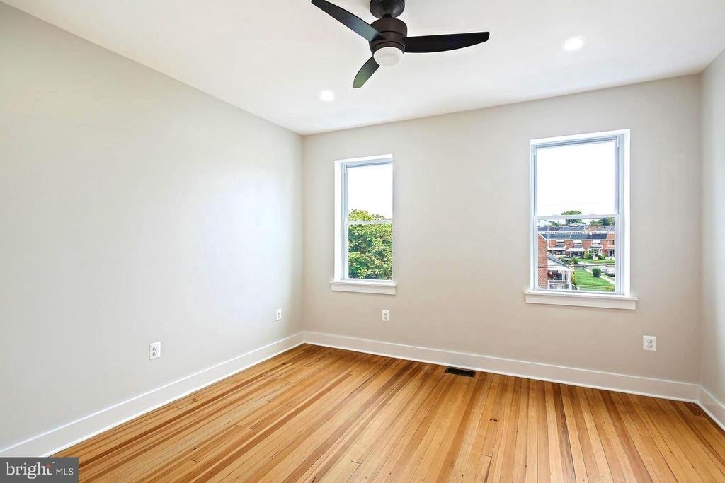 1327 W 42nd Street - Photo 27