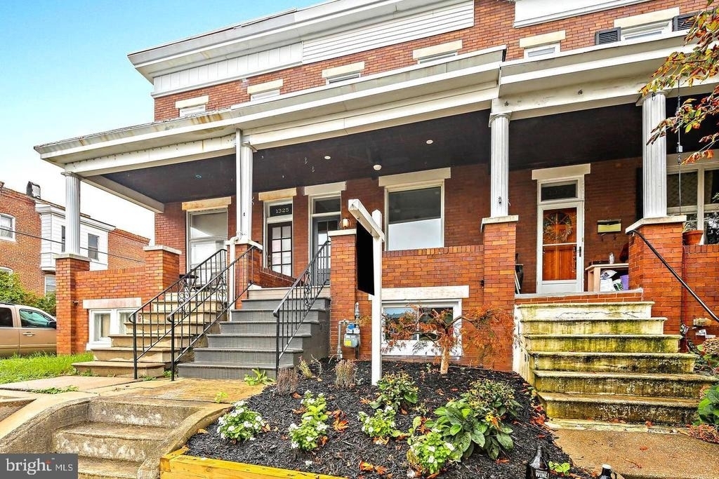 1327 W 42nd Street - Photo 0