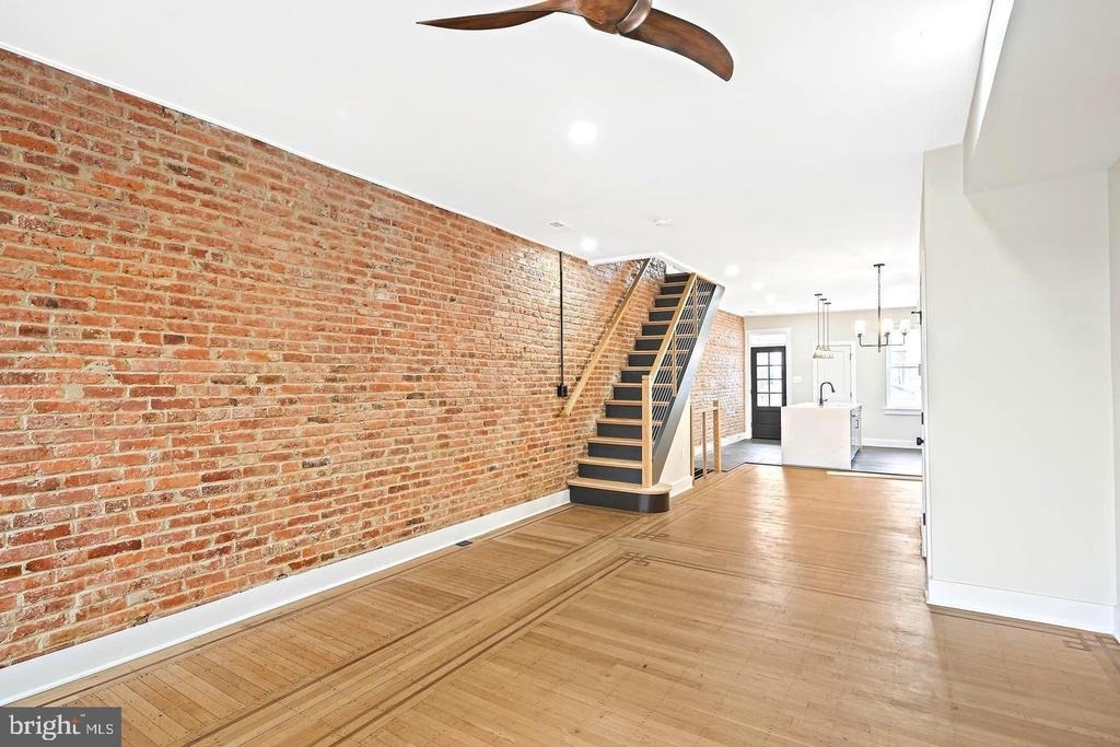 1327 W 42nd Street - Photo 7