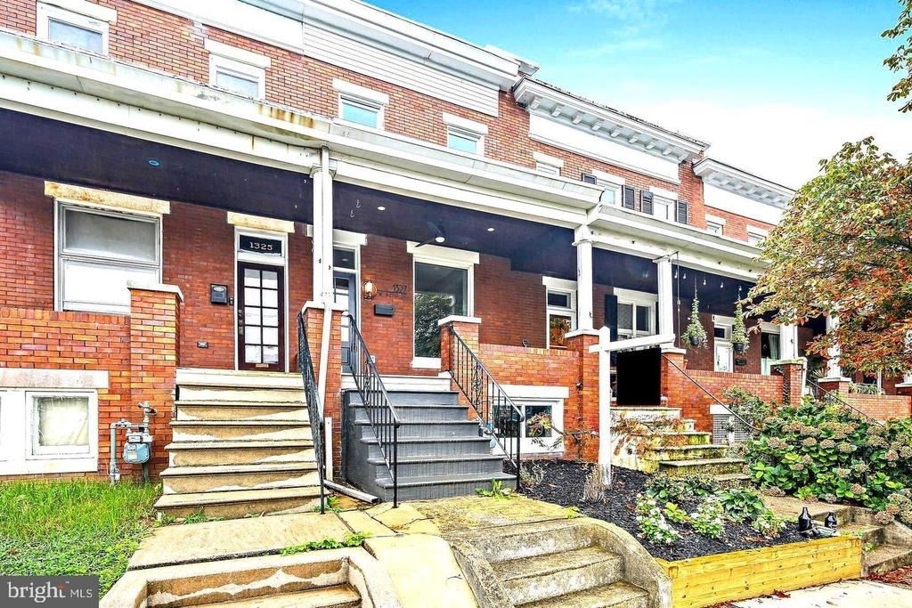 1327 W 42nd Street - Photo 2