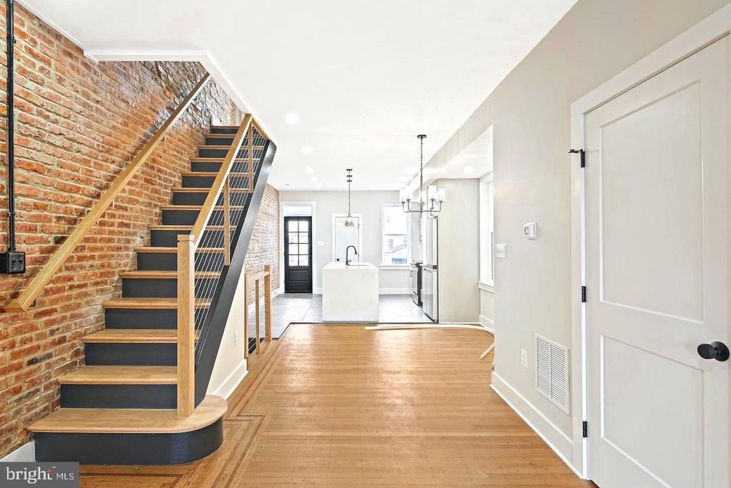 1327 W 42nd Street - Photo 8
