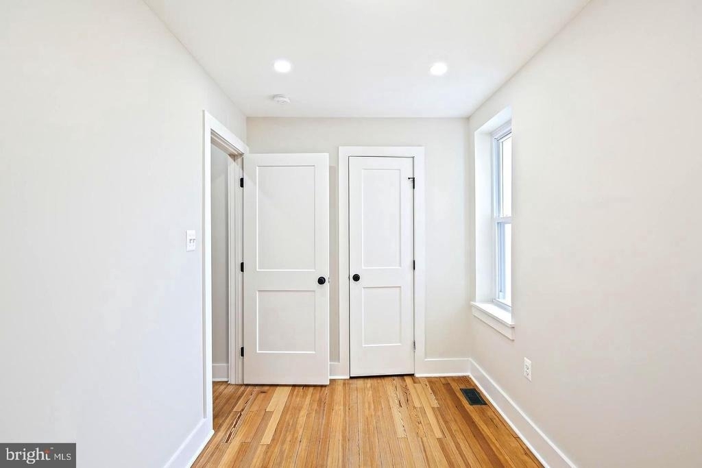 1327 W 42nd Street - Photo 25