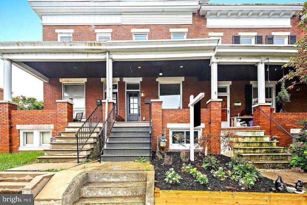 1327 W 42nd Street - Photo 1
