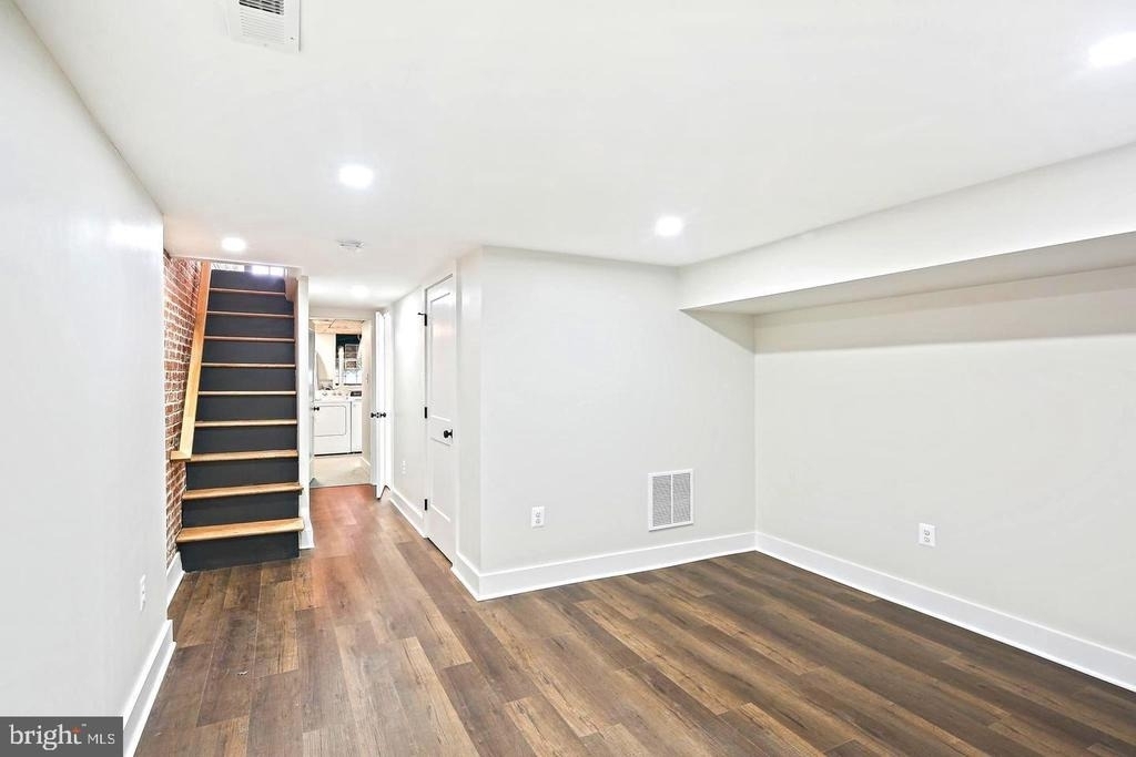1327 W 42nd Street - Photo 15