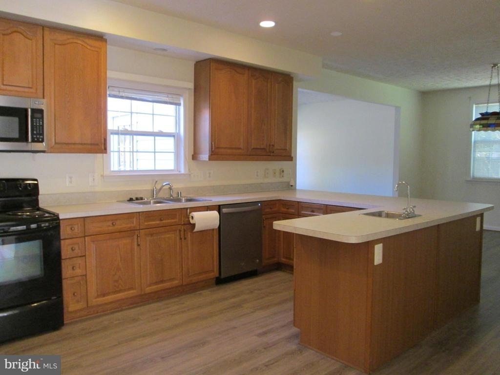 1300 Treasure Dr. - Photo 4