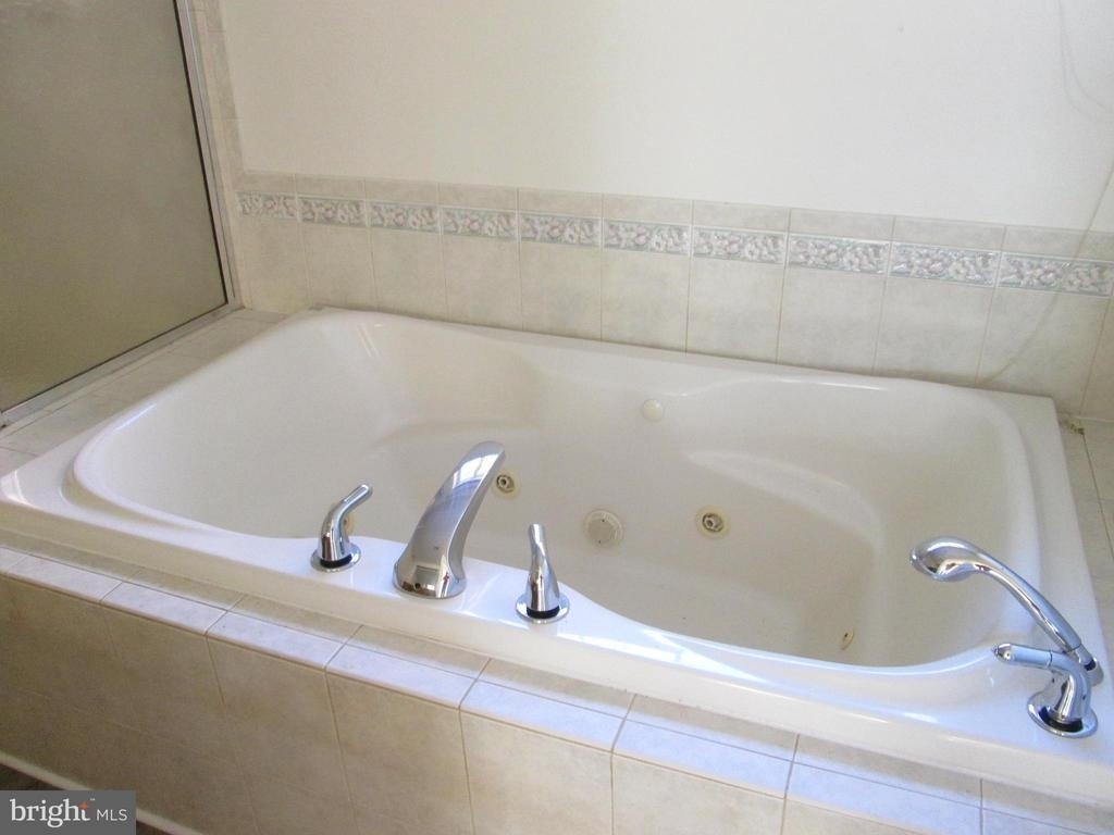 1300 Treasure Dr. - Photo 2