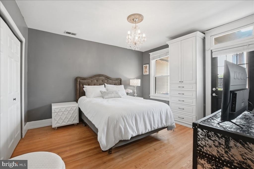 939 15th Street Se - Photo 11