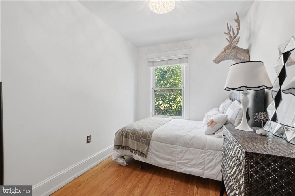 939 15th Street Se - Photo 14