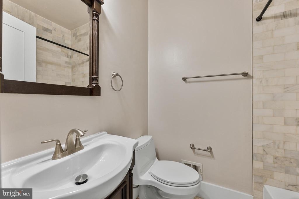 1100 Holbrook Terrace Ne - Photo 14