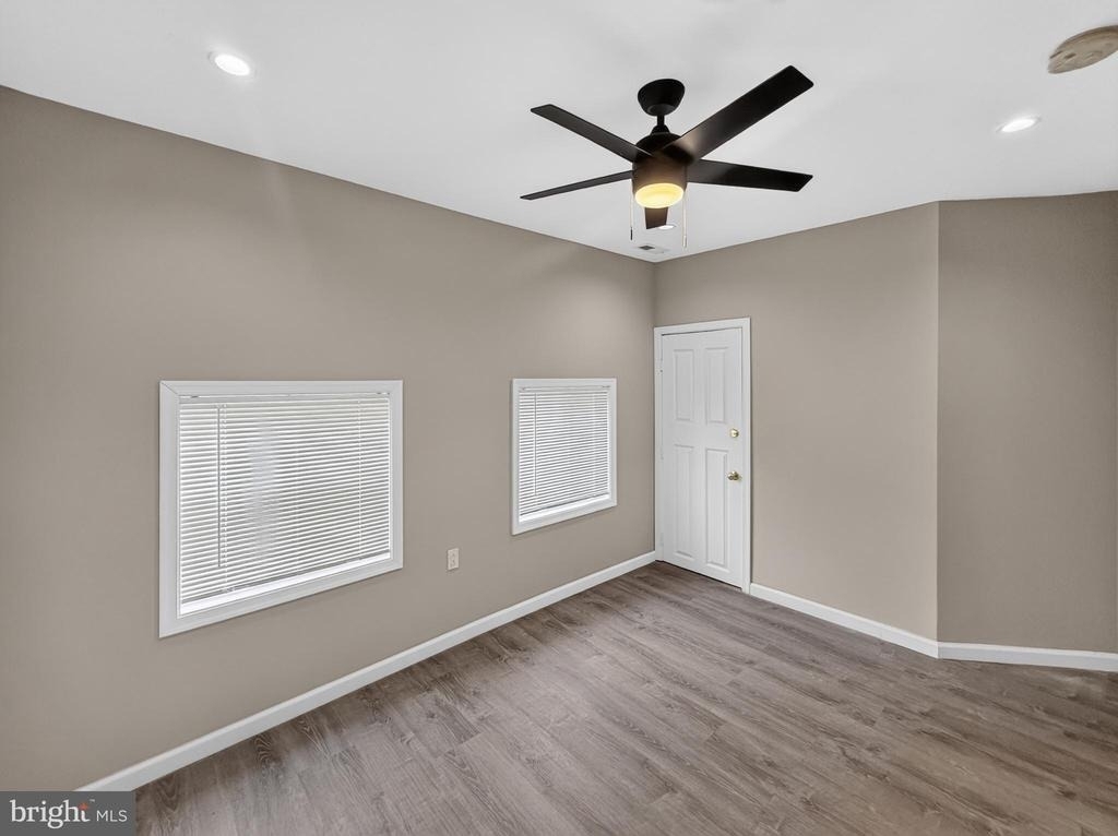208 21st Street Ne - Photo 11