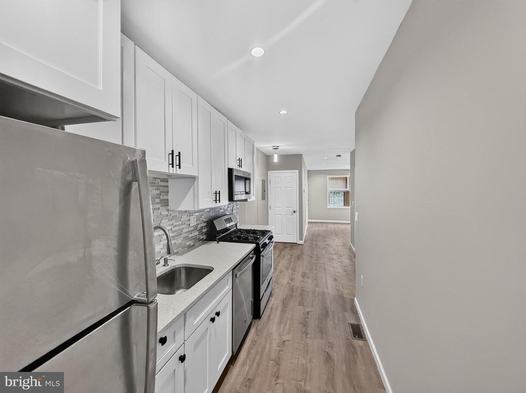 208 21st Street Ne - Photo 15