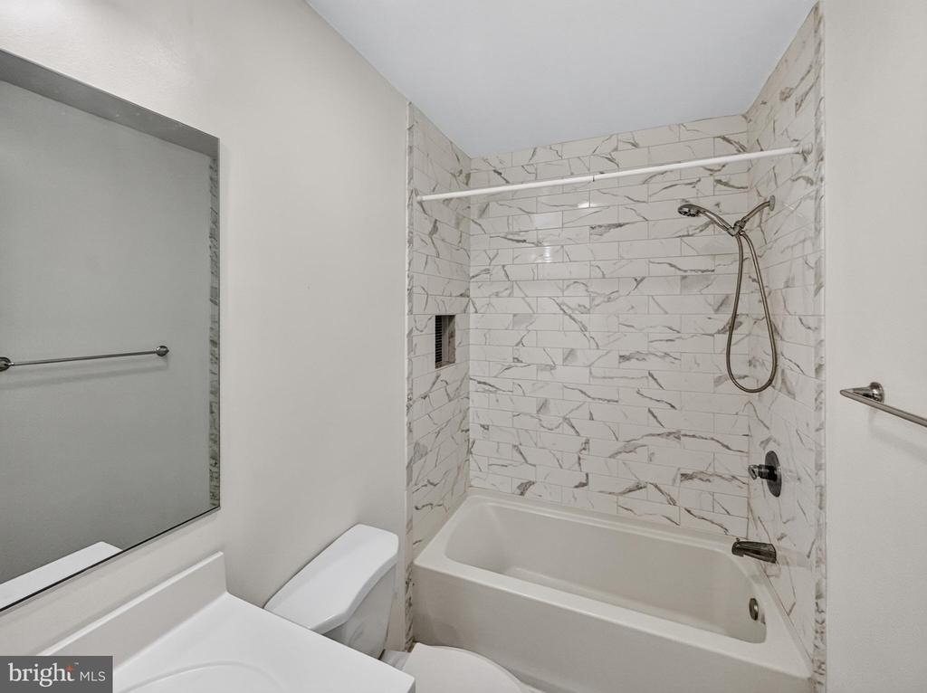 208 21st Street Ne - Photo 6
