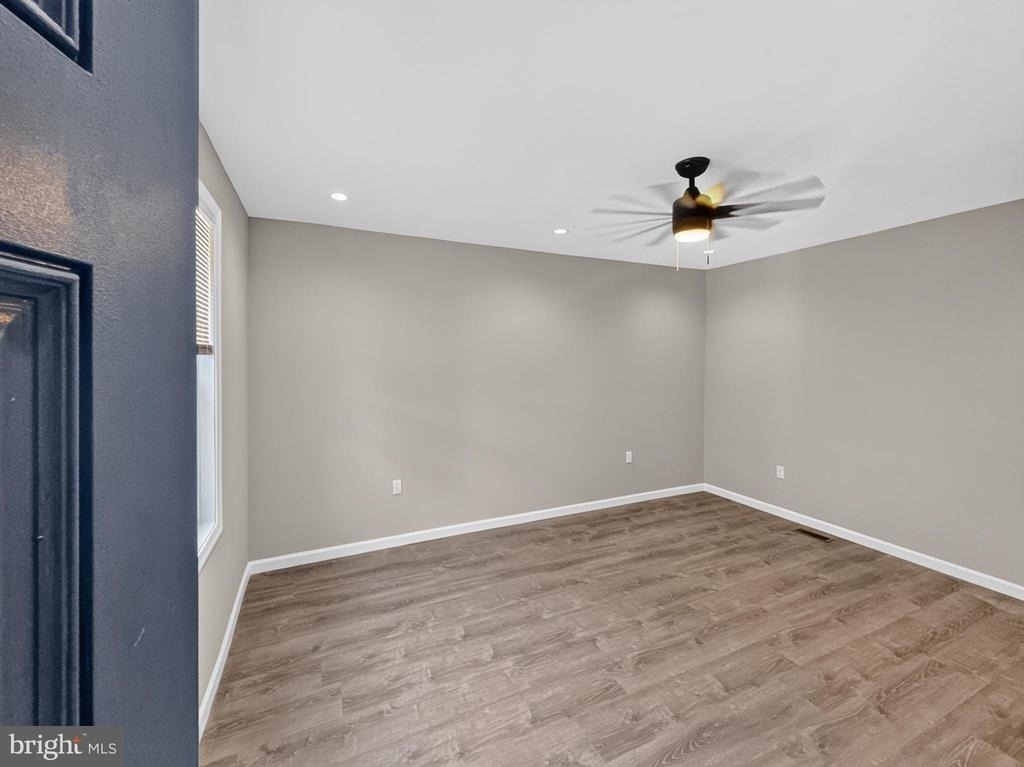 208 21st Street Ne - Photo 1