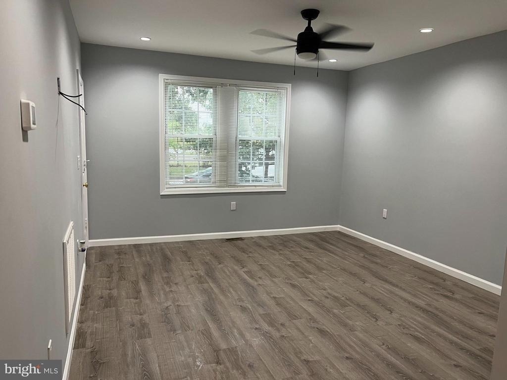 208 21st Street Ne - Photo 0