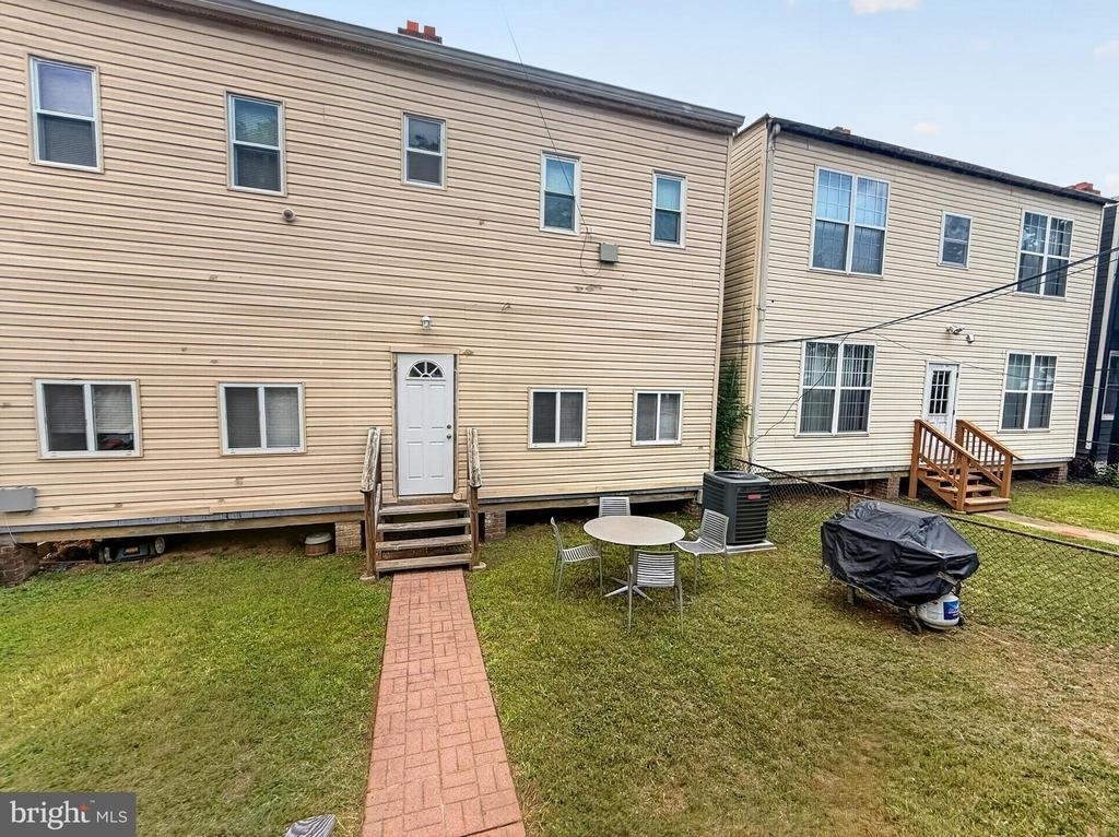 208 21st Street Ne - Photo 14